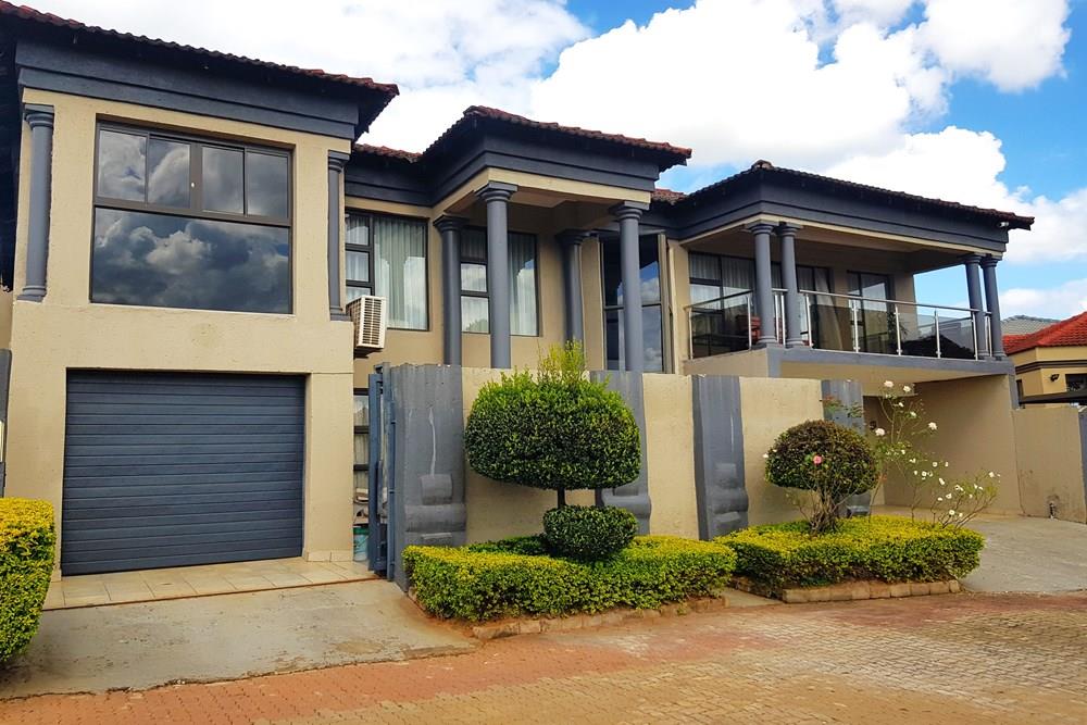 FAMILY HOME FOR SALE IN GOLDEN ACRES ESTATE, TZANEEN