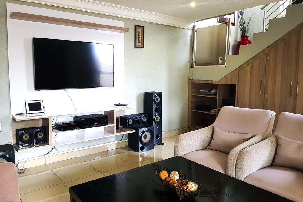 FAMILY HOME FOR SALE IN GOLDEN ACRES ESTATE, TZANEEN