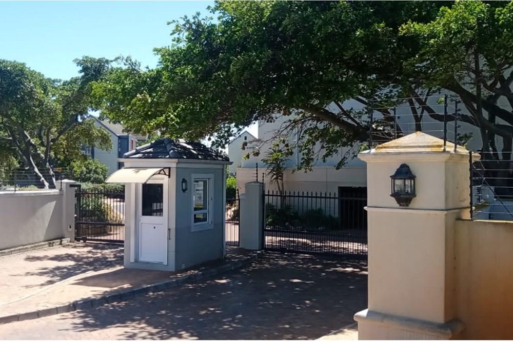 1 Bedroom Apartment Sandown Crescent ,Royal Ascot