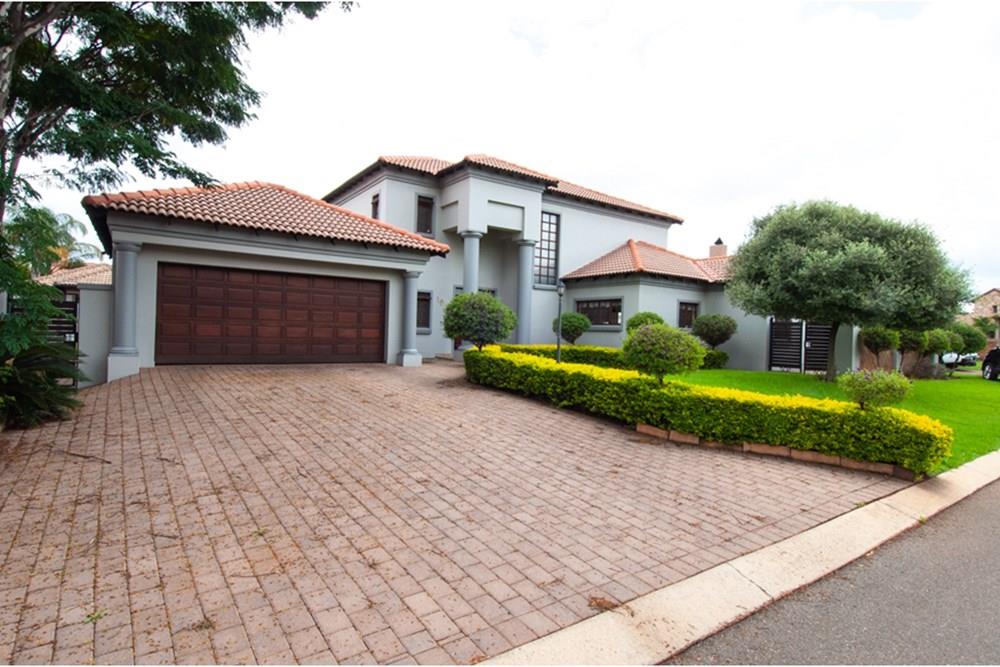 Move in ready home in Midfield Estate