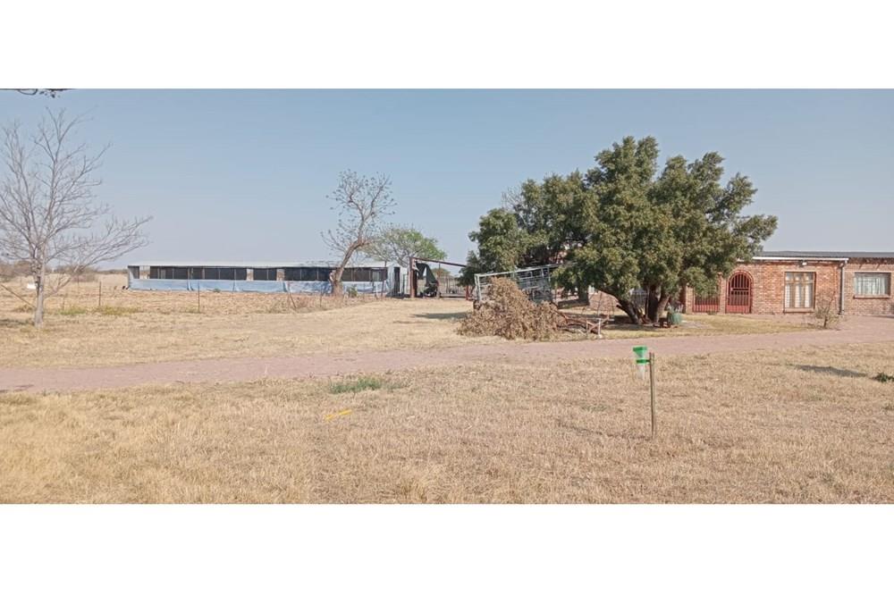 4 bedroom Farm For Sale In Radium Bela Bela For farming