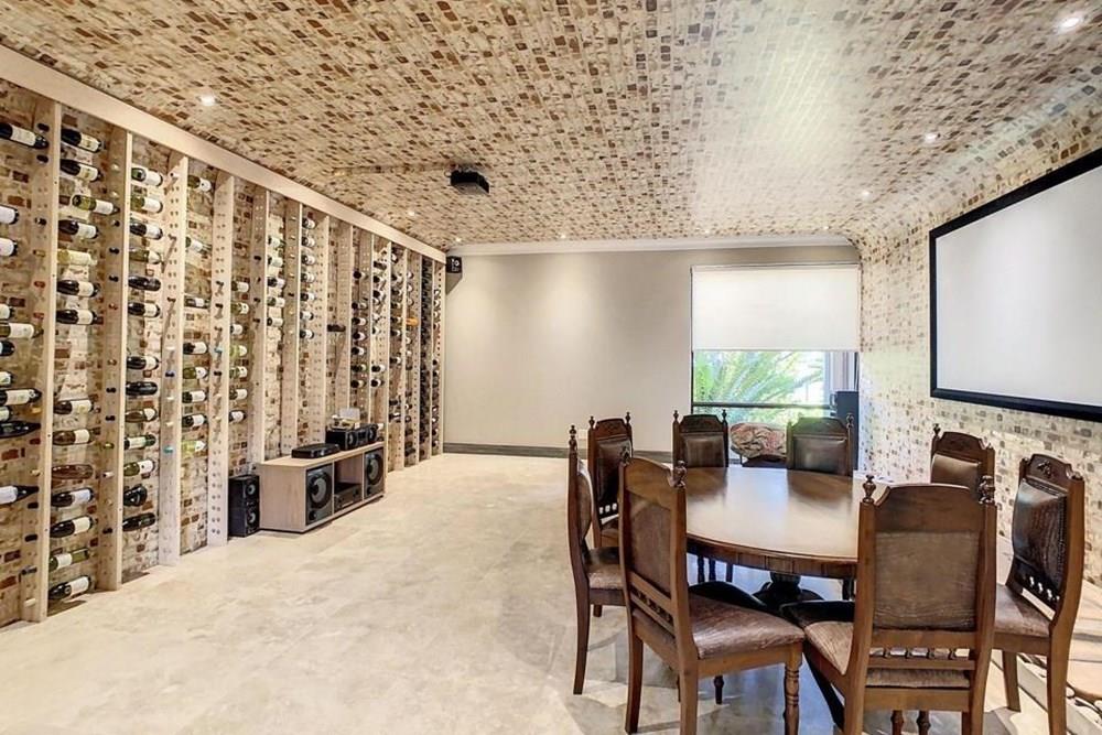 6 Bedroom House for Sale in Silver Lakes Golf Estate Luxury