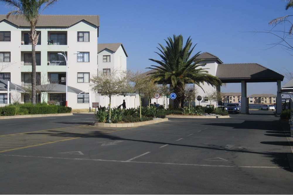 One Bedroom ground floor Apartment in the West End, Erand Gardens, Midrand