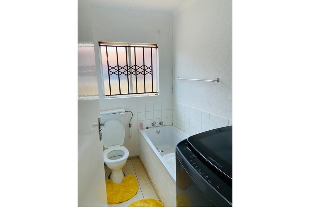 Rosslyn Garden’s 3 Bedroom Home