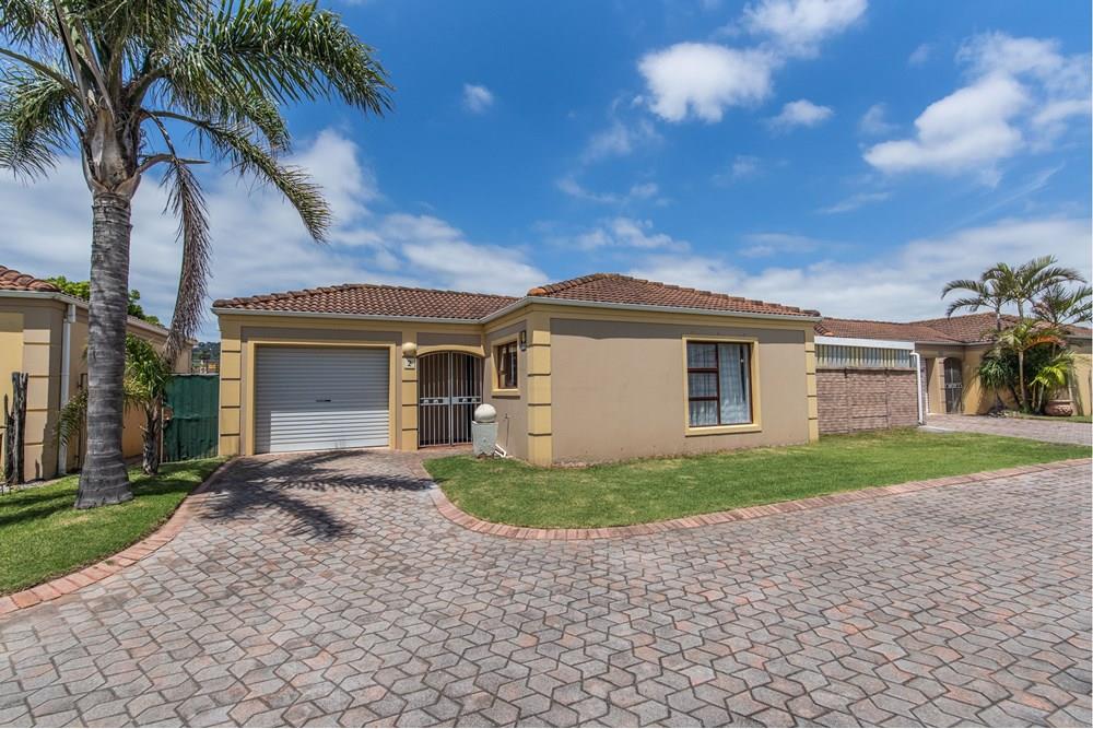 3 Bedroom Townhouse for Sale in Lorraine