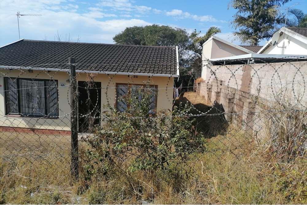 For Sale 2 bedroom Home in Kwamashu J