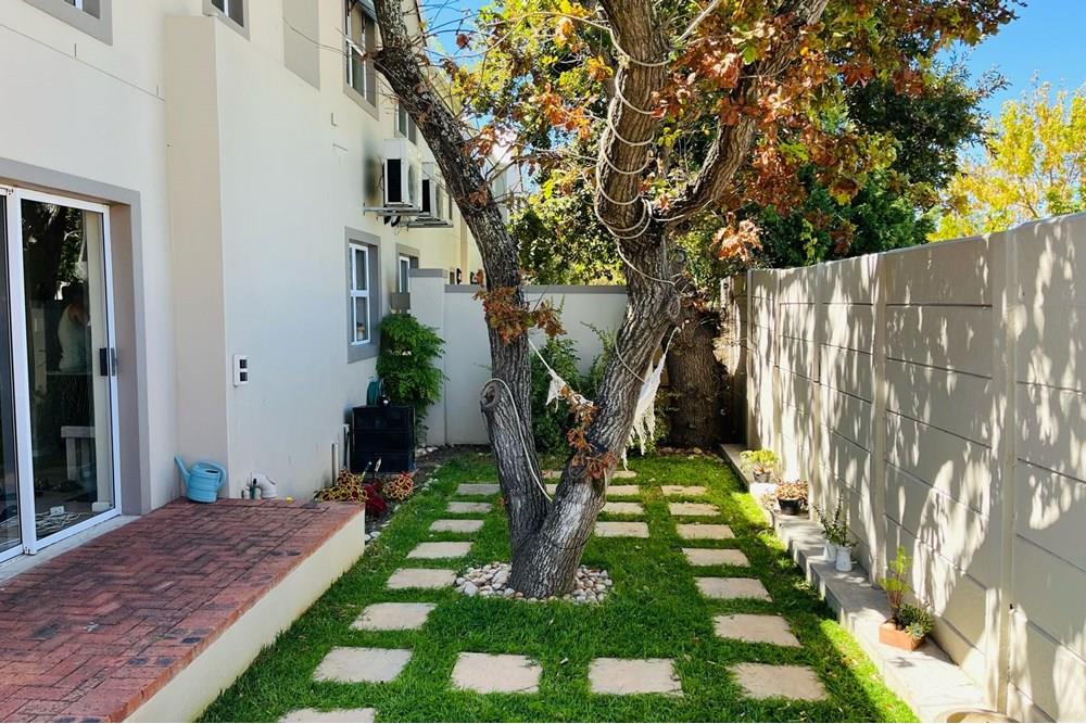 3 Bedroom Townhouse To Let In Durbanville