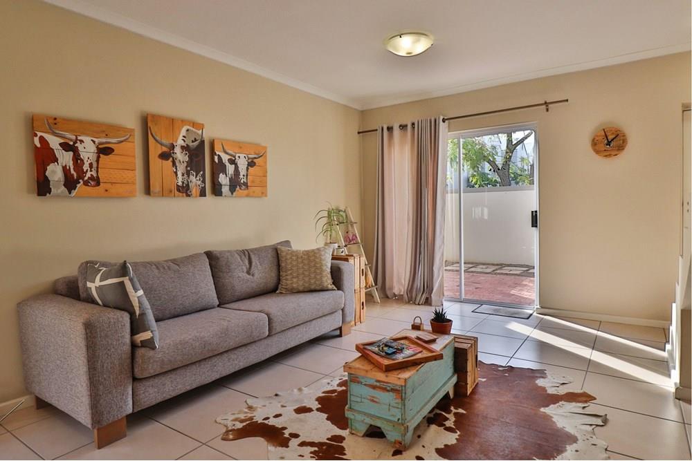3 Bedroom Townhouse To Let In Durbanville