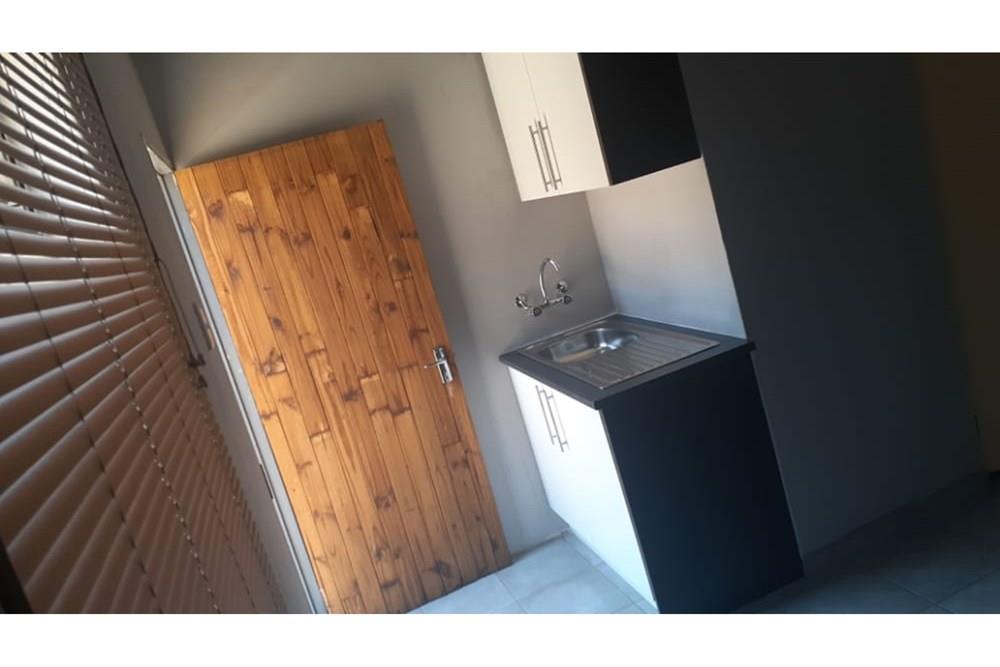 Bachelor Room To Rent