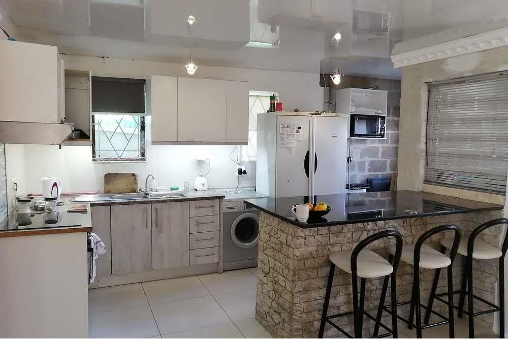 Modern and Beautiful, The Hague, Delft