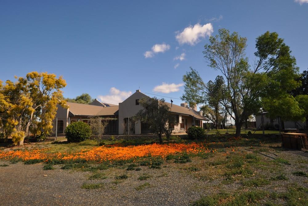 26.5Ha Klein Karoo Farm with 540m2 , 6 bedroom Farmhouse