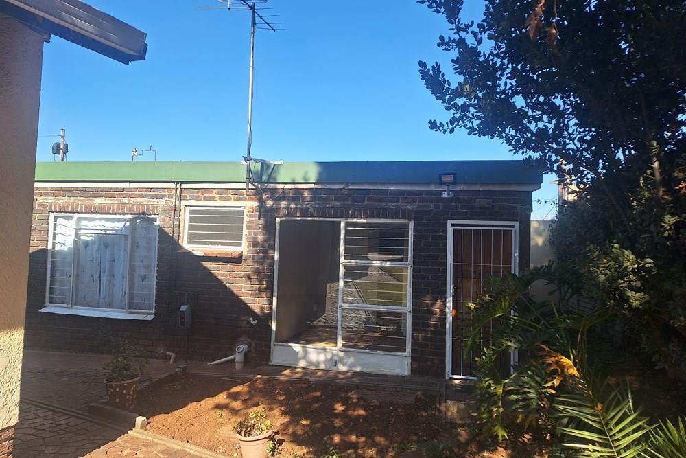 2 BEDROOMS COTTAGE FOR RENT IN WYCHWOOD