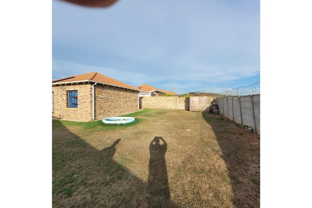 2 bedroom townhouse for sale in Despatch/ Eastern cape