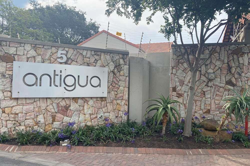 Securely Maintained Excellent Estate. This Gem One Bedroom Apartment