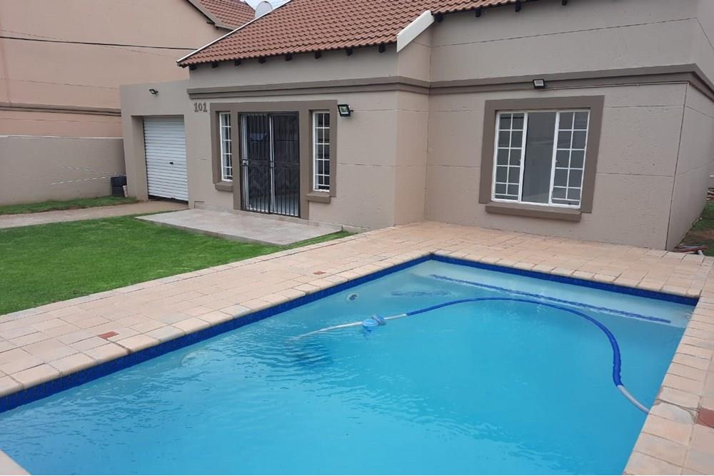 3 bedroom house for sale in Terenure.