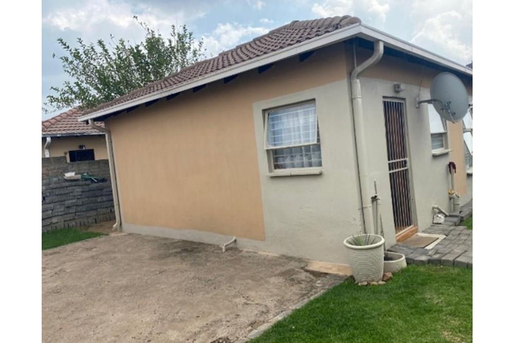 3 bedroom house for sale at Vanderbijl park