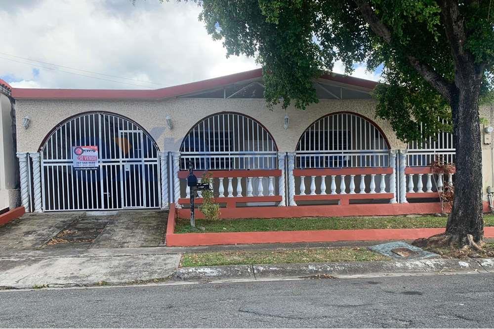 Urbanización Santa Juanita Bayamón, Excelente Propiedad y Céntrica