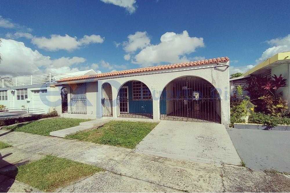 HERMOSA CASA EN FLAMBOYAN, BAYAMON