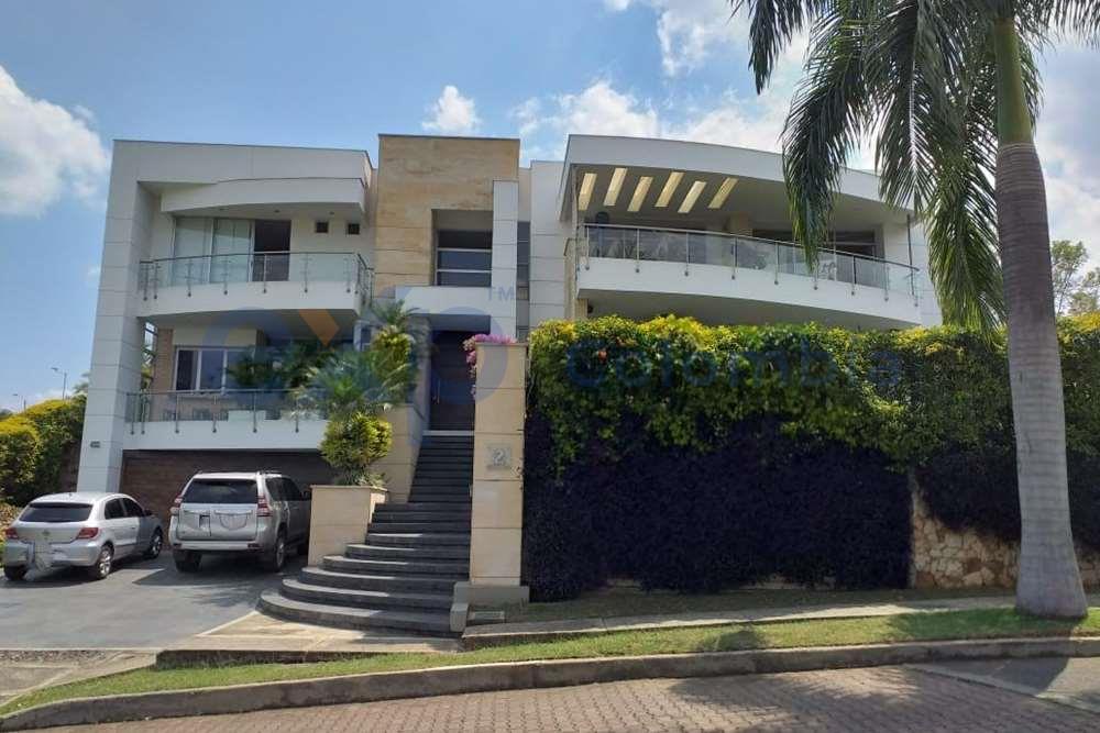 HERMOSA Y EXCLUSIVA CASA EN CONDOMINIO CALI PANCE VENTA LOTE DE 910 m²